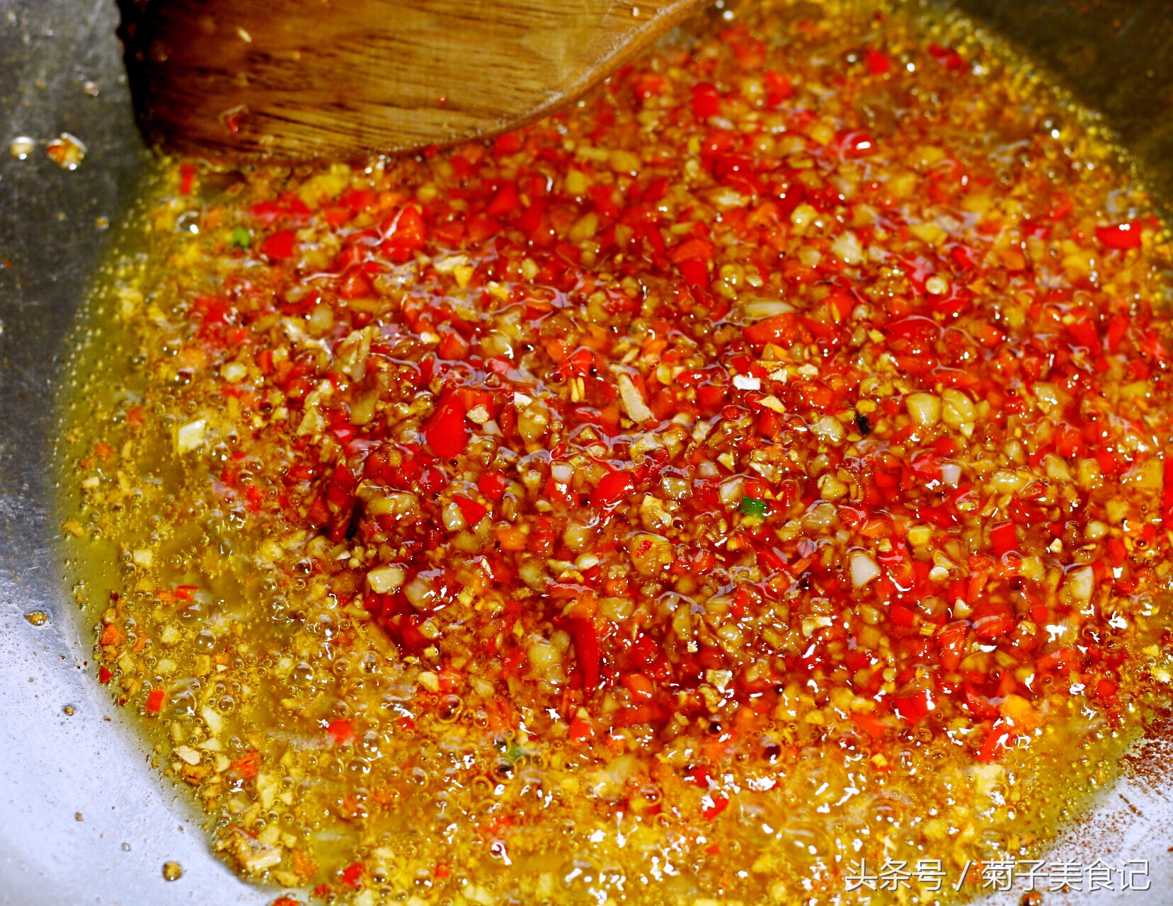 蒜蓉粉丝蒸扇贝超级好吃呢,扇贝肉粉丝蒜蓉家常做法视频教程