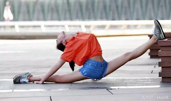 快看!“一字马”玩爆国内国际