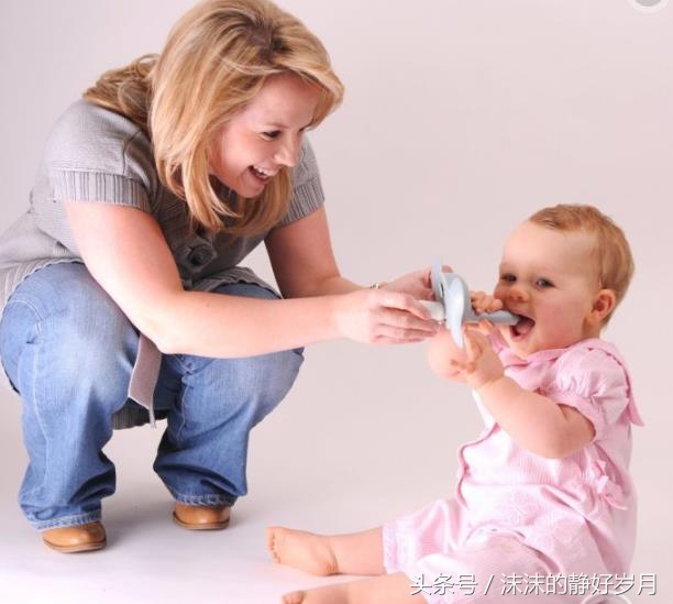 给宝宝喂药技巧视频,有没有给宝宝喂药的好办法