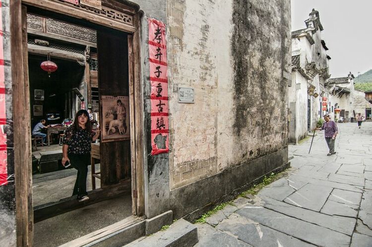 西递附近最著名的景点,西递村美丽的风景
