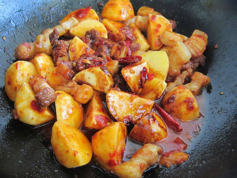 超好吃的土豆家常菜,超好吃的土豆肉饭