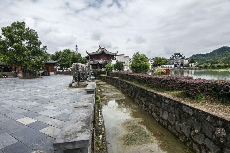 西递附近最著名的景点,西递村美丽的风景