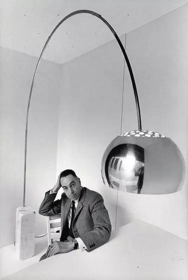 灯具的演变历史图片,中国与国外灯具设计理念对比