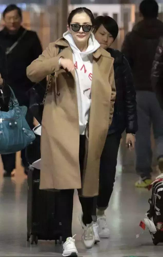 这个冬天毛鞋和毛袜最配,这个冬天鞋推荐