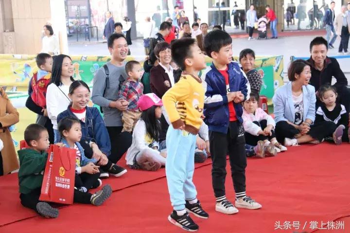 足球要从娃娃抓起不能随便放弃,足球要从娃娃抓起老报纸