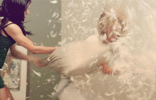 平价乳胶枕怎么选购好用,乳胶枕好还是网红格子枕好