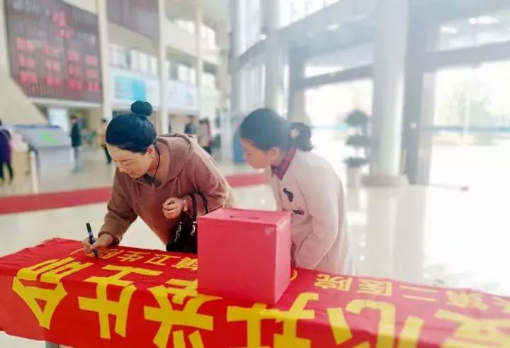 12岁男生突发糖尿病去哪家医院治,14岁男孩得了糖尿病怎么办