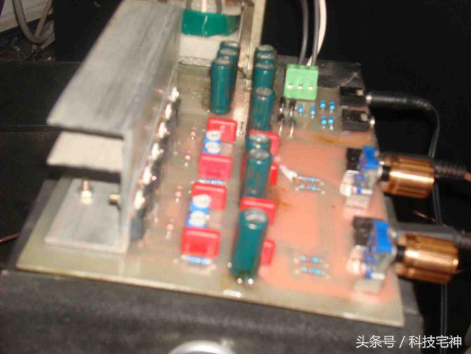 用tda2005r做简单功放电路图,自制tda2030a功放元件及图纸