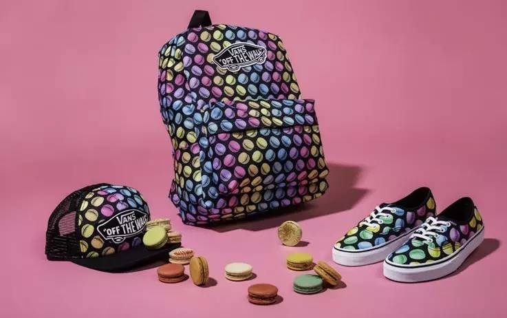 一大波PLAYBOY女郎靠近,准备好舔屏了吗?