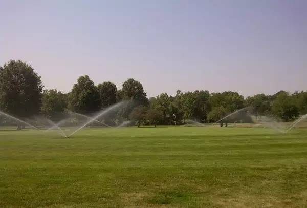 高尔夫球场需要大量用水吗,高尔夫球场用水的建议