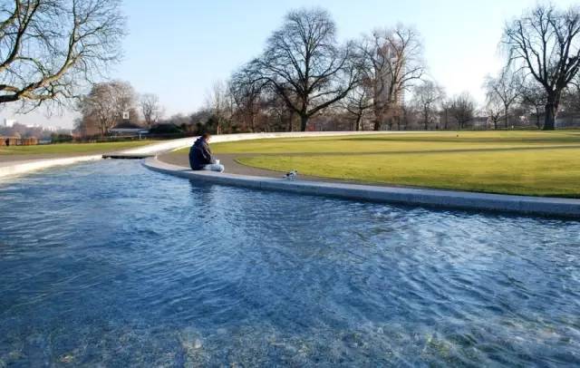 大型的景观草坪,好看的天然草坪