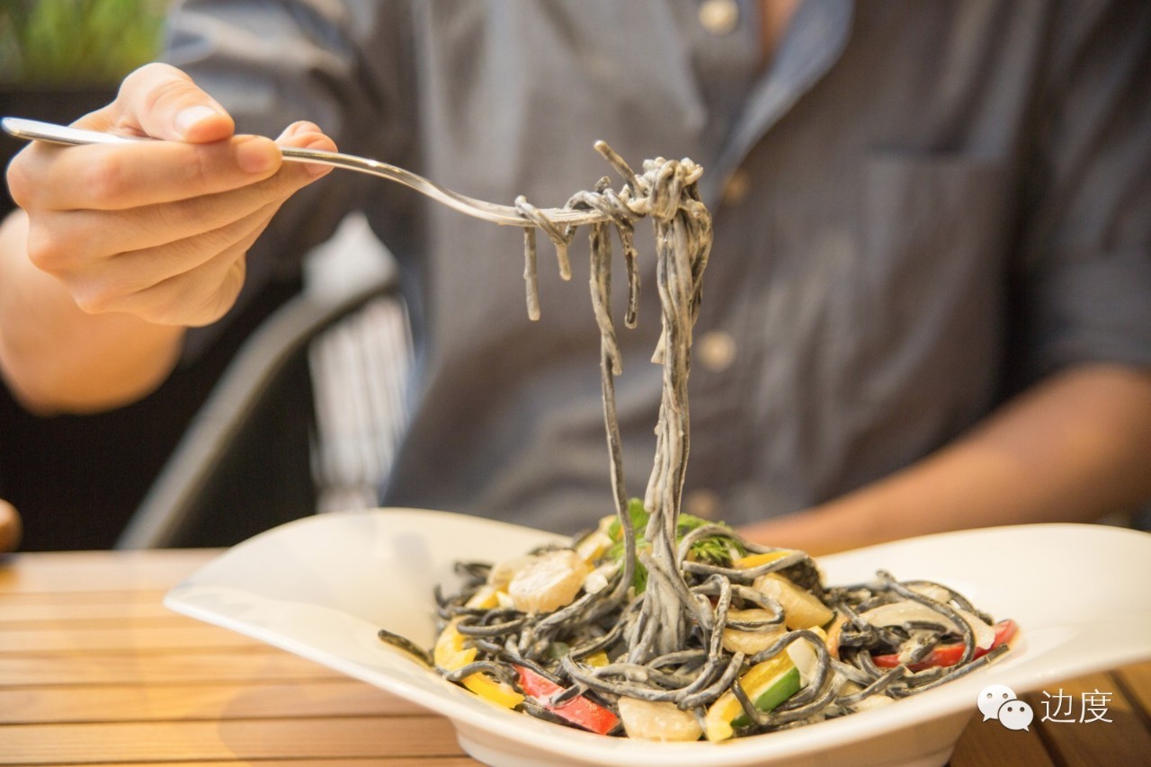 我想亲吻的，是春末夏初的味道