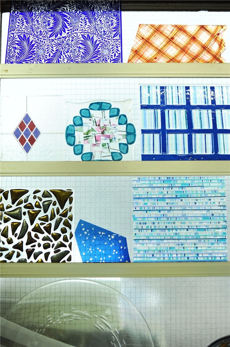 彩色玻璃大师高井啓司:“经验和情感都可以分享,但‘悟’是万万不能的。”|日本工艺寻访之旅Vol.5