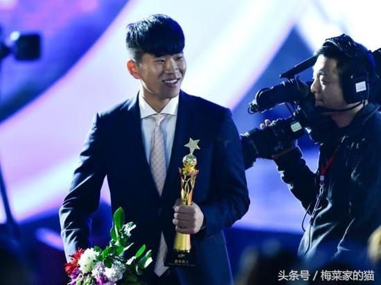 他联合队友打假球锒铛入狱中超新人王却出自其门下恶魔？天使？