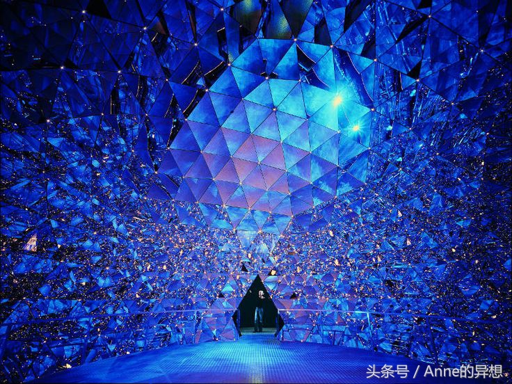 第一个施华洛世奇,第一个logo是什么