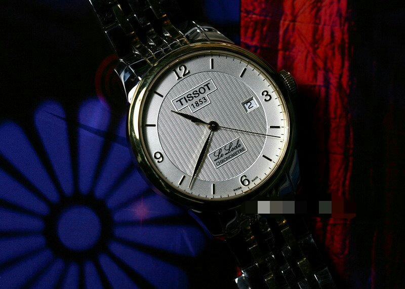 天梭力洛克泰国买的,第一次买天梭力洛克手表