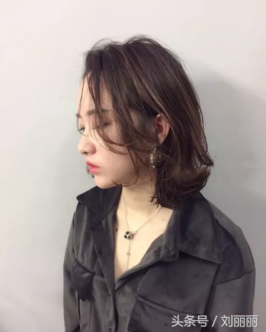 齐肩烫发显老气怎么补救,为什么烫发后显得很老气