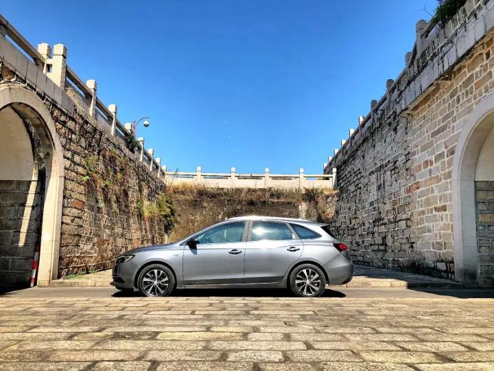 别克阅朗旅行车越野试驾,别克阅朗6万公里