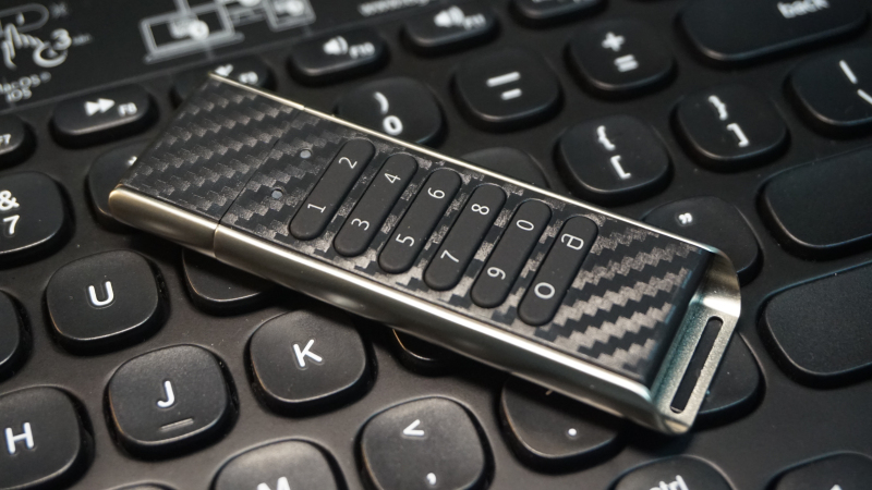 有了这个U盘，再也不用担心你的小姐姐们被别人看到了