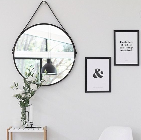 魔镜魔镜告诉我谁最美,魔镜魔镜告诉我谁最美英文