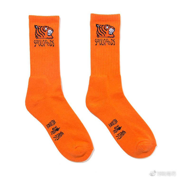 球鞋与袜子为什么那么滑,袜子总是滑到鞋底