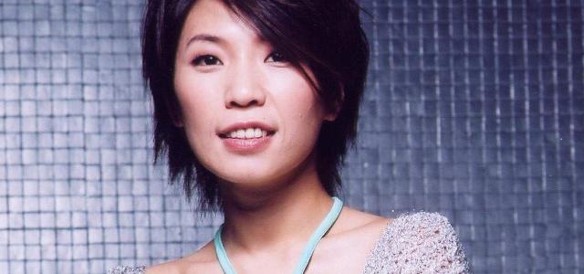 娱乐圈气氛温馨，让我们回想已故的天*歌国**者