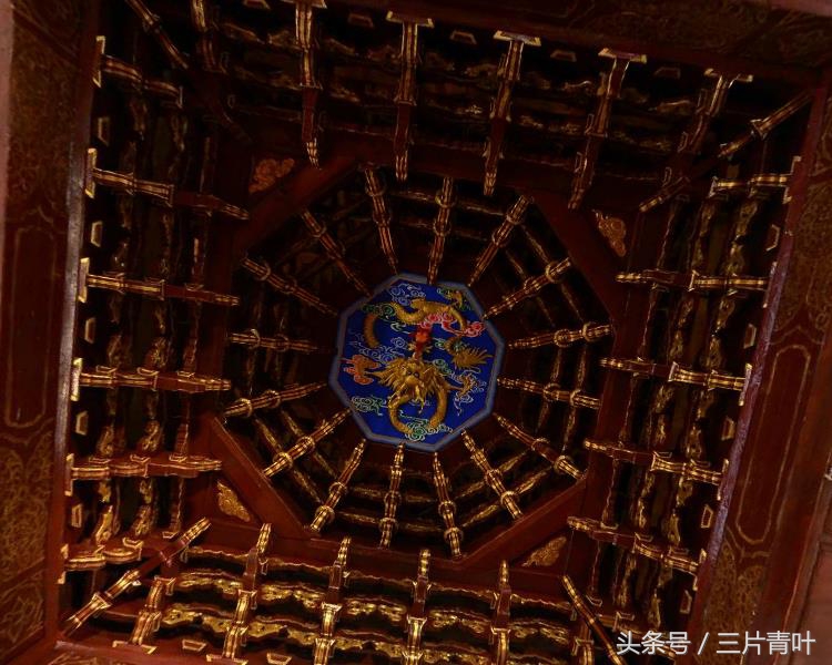 丽江古城木质建筑,紫禁城木府简介