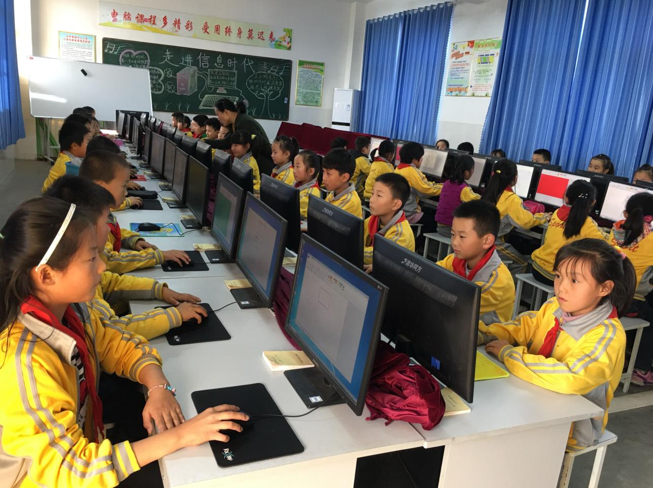 瀛︾敓鎼埌鏂版牎鍖虹殑鎰熸兂,鑱婂煄鍐滄潙灏忓鐜扮姸