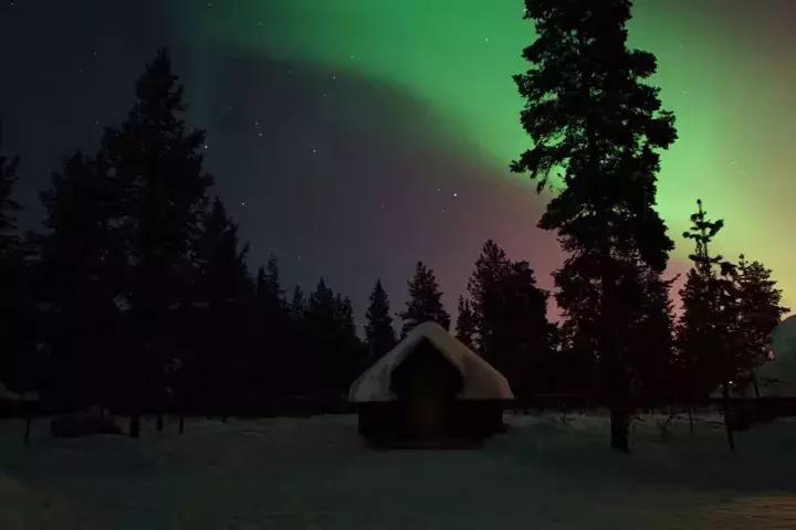 芬兰波罗的海中世纪童话,芬兰极光好像进入了童话世界