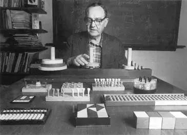 前半生是泡妞打架的富二代，后半生是心理学最高奖的人工智能之父