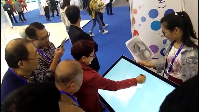 全球首款!超大尺寸原笔迹书写!苏州园区这款为专业设计者打造的触控屏究竟有何奥秘?