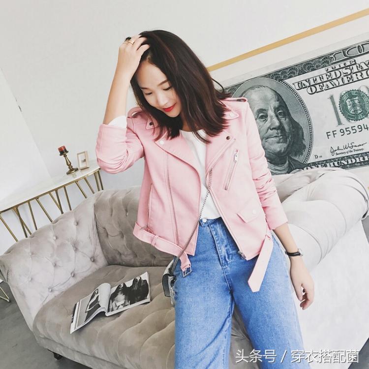 有机车皮衣的点缀，女生也能帅到窒息