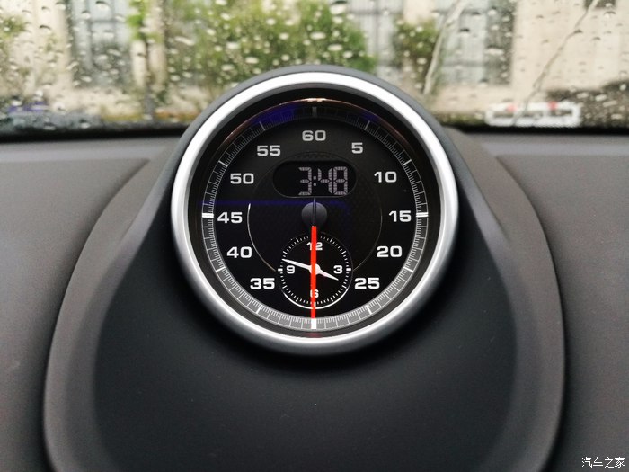 地下车库偷保时捷是哪个电影,718caymangts银色