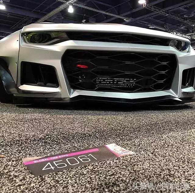 雪佛兰科迈罗大黄蜂现实照片,雪佛兰科迈罗2023款落地价大黄蜂