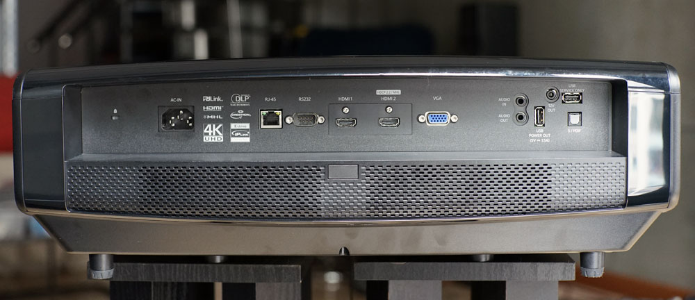 奥图码家用4k投影机评测,奥图码zh55投影仪评测