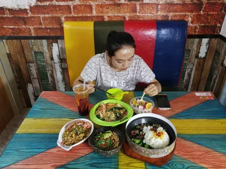 为何麻辣烫可以成为我国第一快餐,揭秘餐饮界的内幕麻辣烫