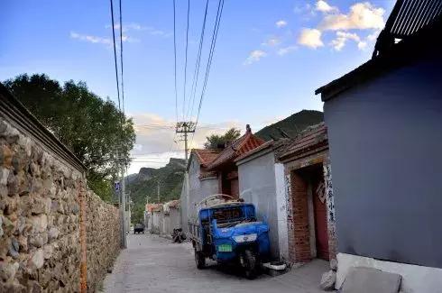 京西深山中的古村落苇子水村,京西无人居住的古村落