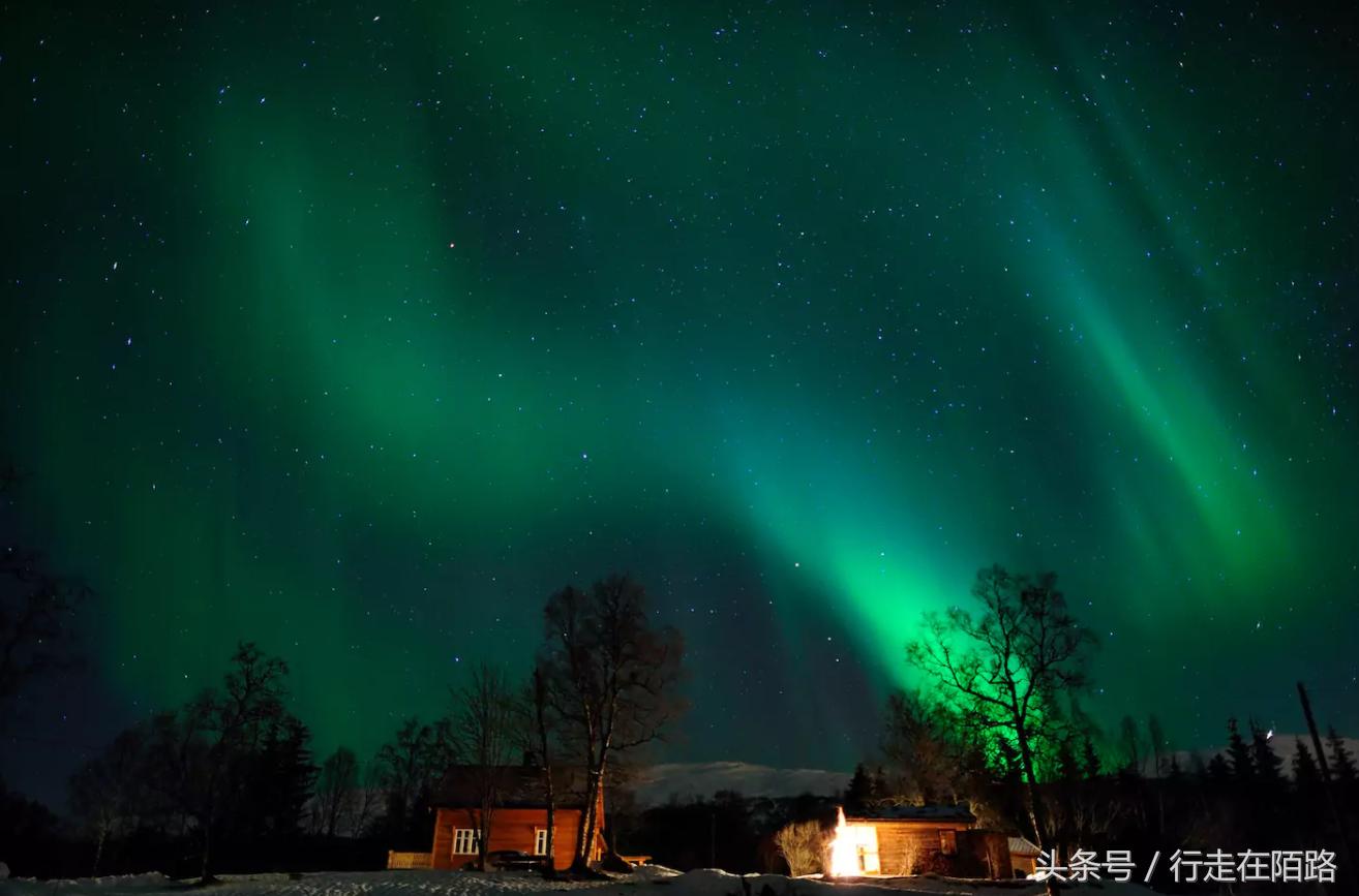 挪威北部的索马洛伊岛足球场,挪威渔夫的捕鱼生活