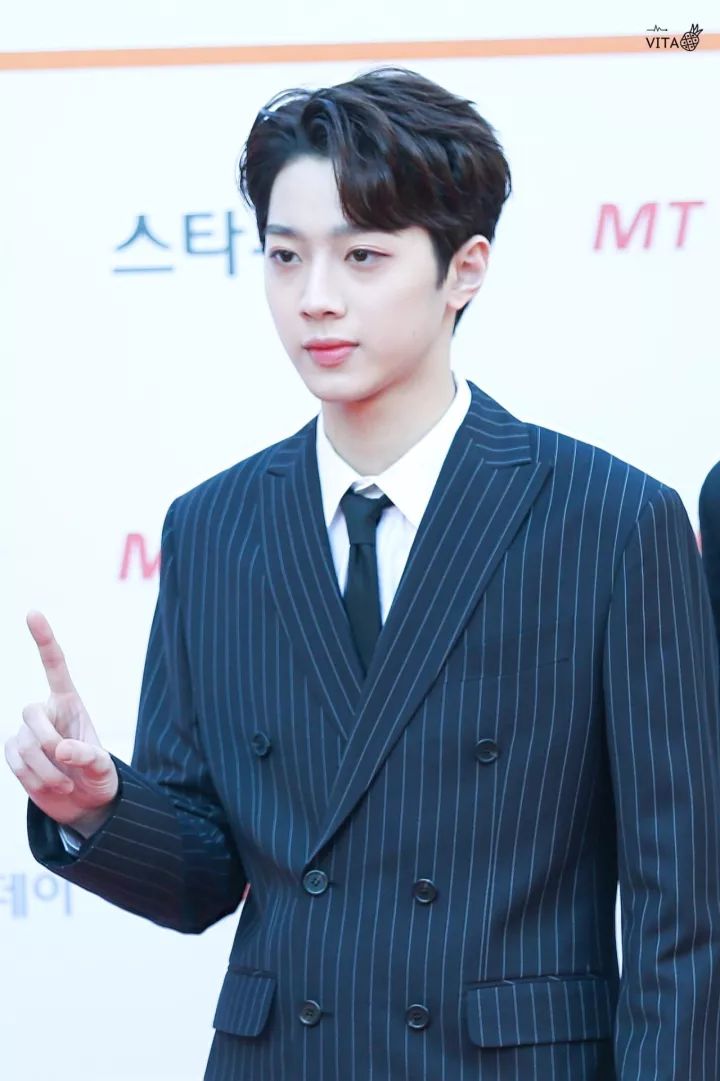 本周TA最潮｜水晶雪莉一酷一美防弹茶蛋*服私**完美碾压