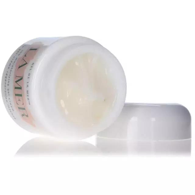 干皮上妆不卡粉用什么面霜,冬天上妆起皮卡粉面霜