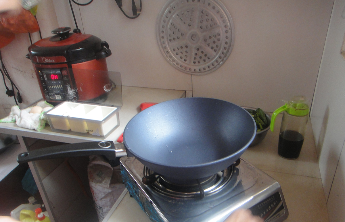 德国WOLL不粘锅炒锅,德国woll不粘锅好吗