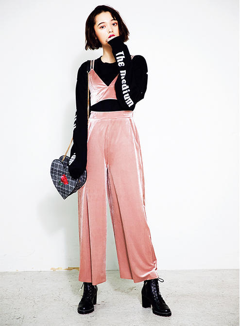 丝绒休闲套装搭配什么外套,丝绒套装两件套怎么搭配