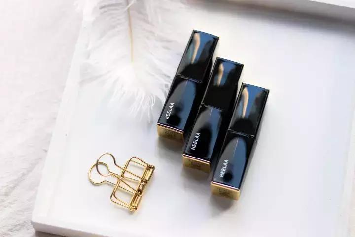 圣诞限定款口红试色,好物推荐口红便携