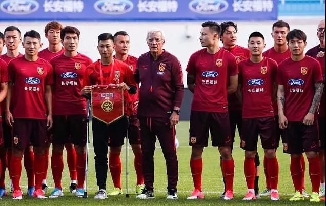 涓浗鐙吙瓒崇悆灏戝勾,涓浗瓒崇悆灏戝勾鐜板満瑙傜湅