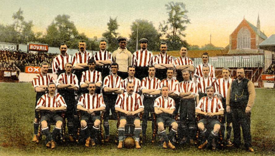 足坛历史上第一支三冠王的球队,英国队时隔13年再次夺冠