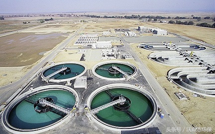 阿联酋是怎么解决淡水的,阿联酋水资源匮乏的解决措施