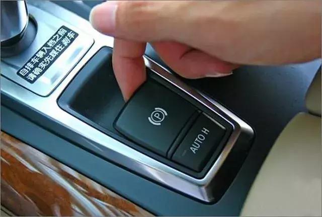 刹车失灵怎么办应对方法在这里,刹车过热会导致刹车失灵吗