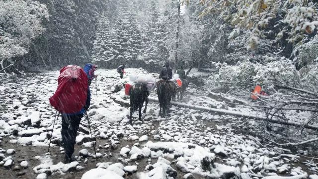 乌孙古道天堂湖在琼库什台吗,乌孙古道天堂湖到黑英山多远