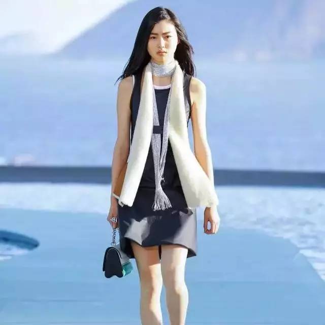 维密刘雯何穗高清图片,维密超模刘雯何穗