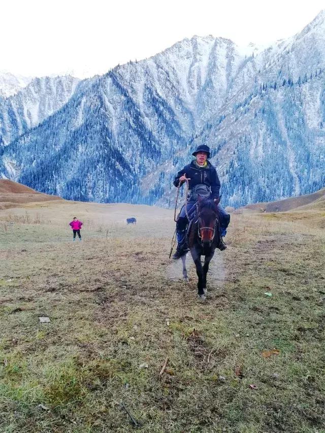 乌孙古道天堂湖在琼库什台吗,乌孙古道天堂湖到黑英山多远
